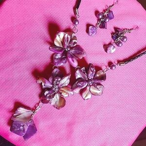 Grape Shell Pearl Flower Necklace and Earrings Set
